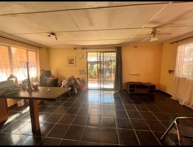 3 BEDROOM HOUSE FOR SALE IN BLUFF